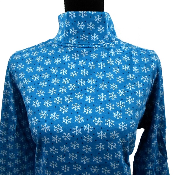 Snowflake Turtleneck - Picture 2 of 8